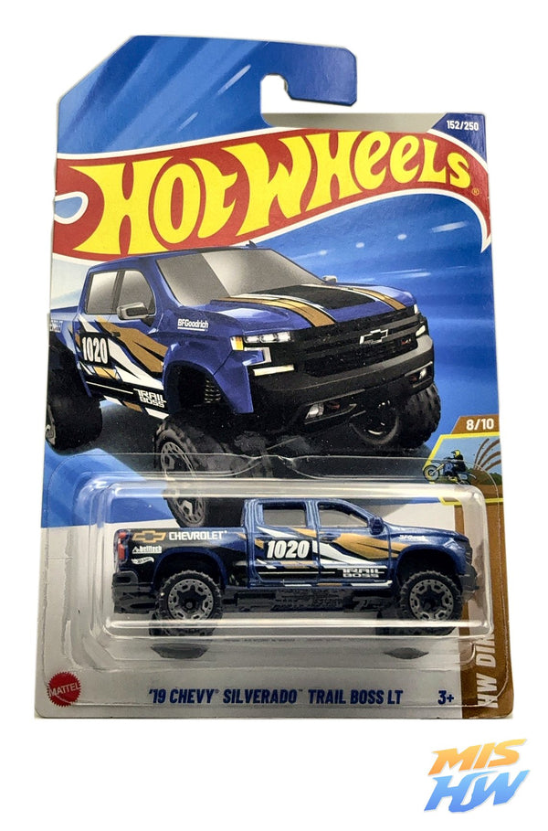 Hot Wheels '19 Chevy Silverado Trail Boss LT, en carta original