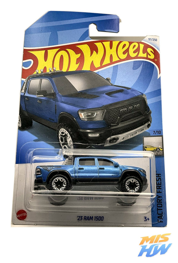 Hot Wheels '23 RAM 1500, en carta original (foto 1)