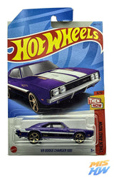 Hot Wheels '69 Dodge Charger 500, en carta original (foto 1)