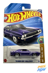 Hot Wheels '70 Dodge HEMI Challenger, en carta original (foto 1)