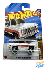 Hot Wheels '75 Chevy Blazer Custom, en carta original (foto 1)